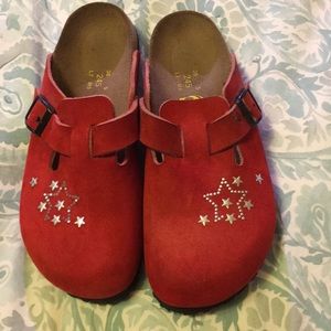 Birkenstock Shoes - Birkenstock Papillio Boston size 7 red suede. Birkenstock Shoes - Birkenstock Papillio Boston size 7 red suede.